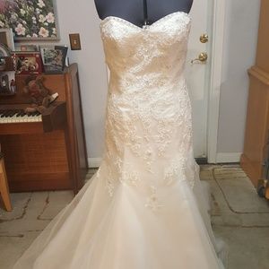 Wedding dress